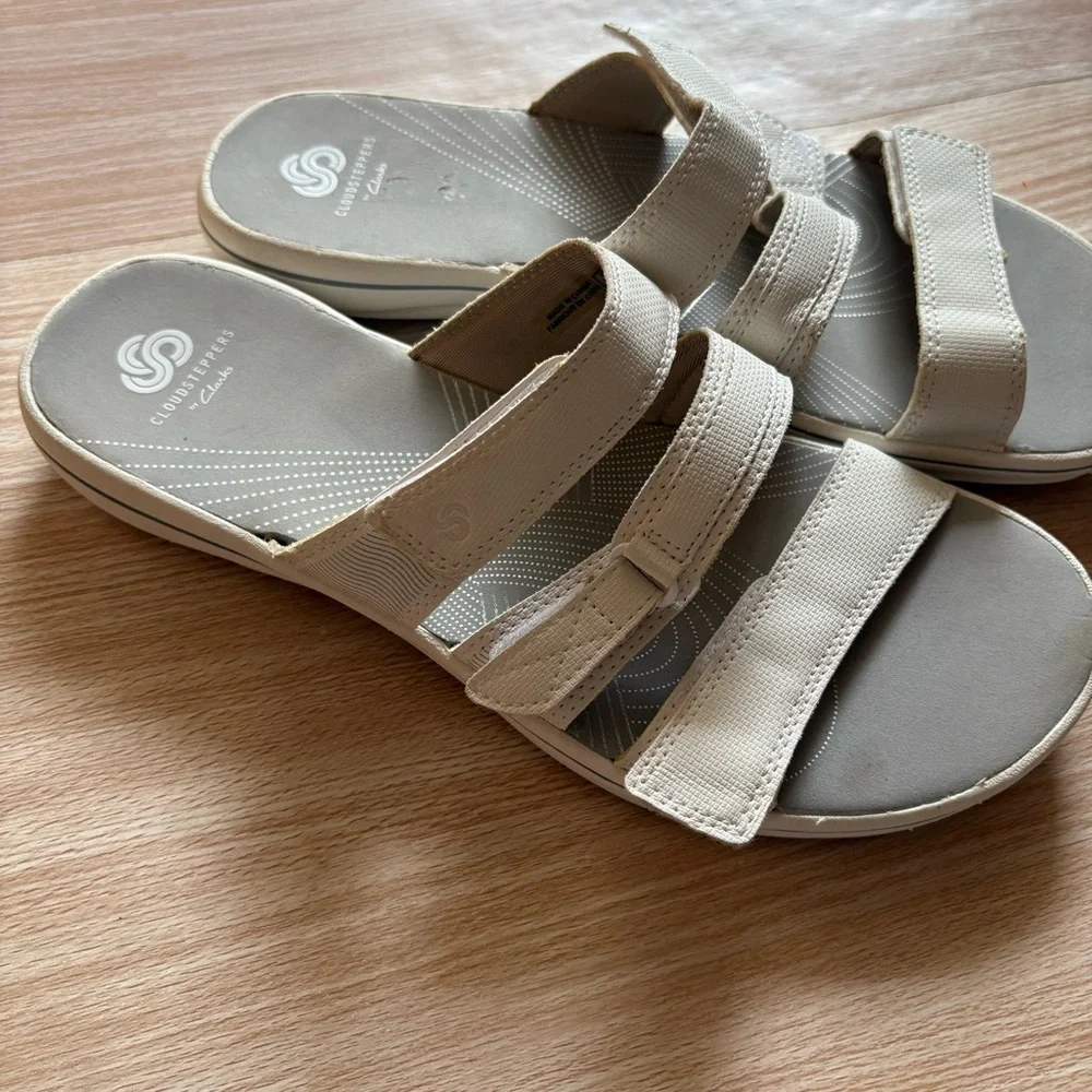 Cloudsteppers by Clarks excellent sandals